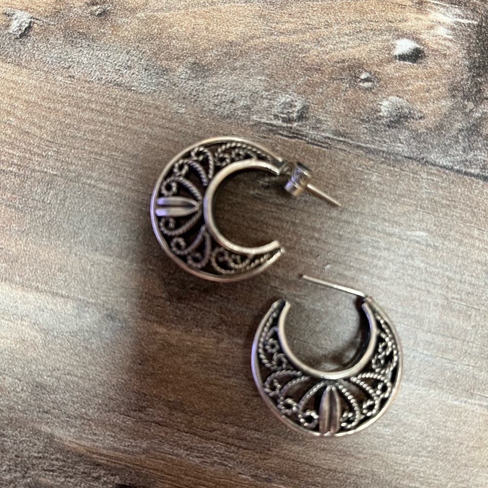 Peruvian Earring. - Picture 1 of 3